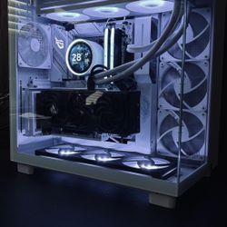 White RGB Gaming PC – RTX 5070, Ryzen 7 7700X, 64GB DDR5, NZXT LCD *CUSTOMMADE*