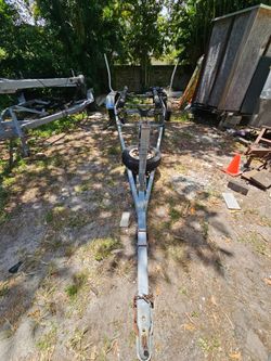 3 boats trailers over 20ft ,they Pulls great,still functional clean documentation in hand ✋️ READ Description FIRST, LEA PRIMERO.
