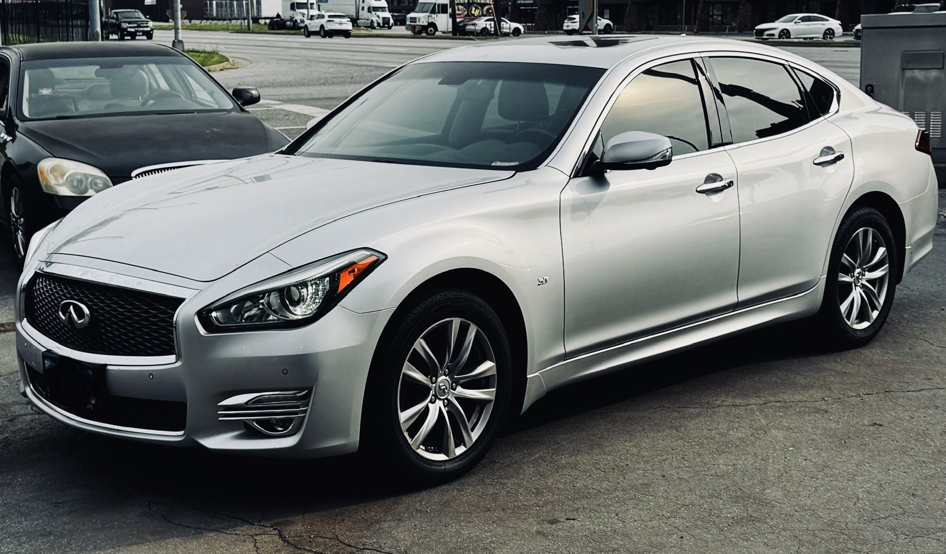 2015 Infiniti Q70