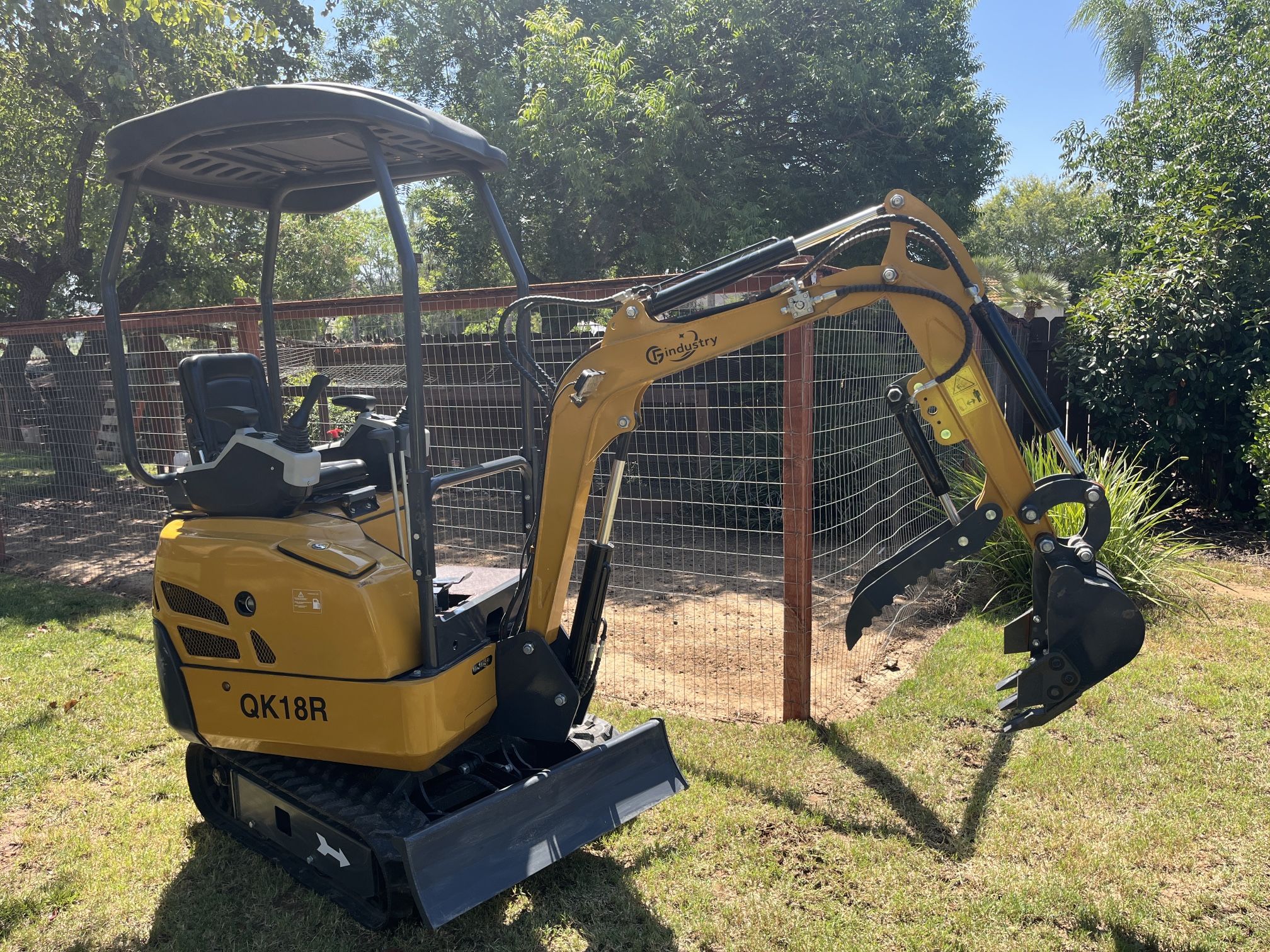 QK18R Mini Excavator 