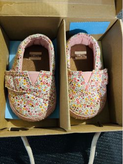 Baby girl Toms shoes