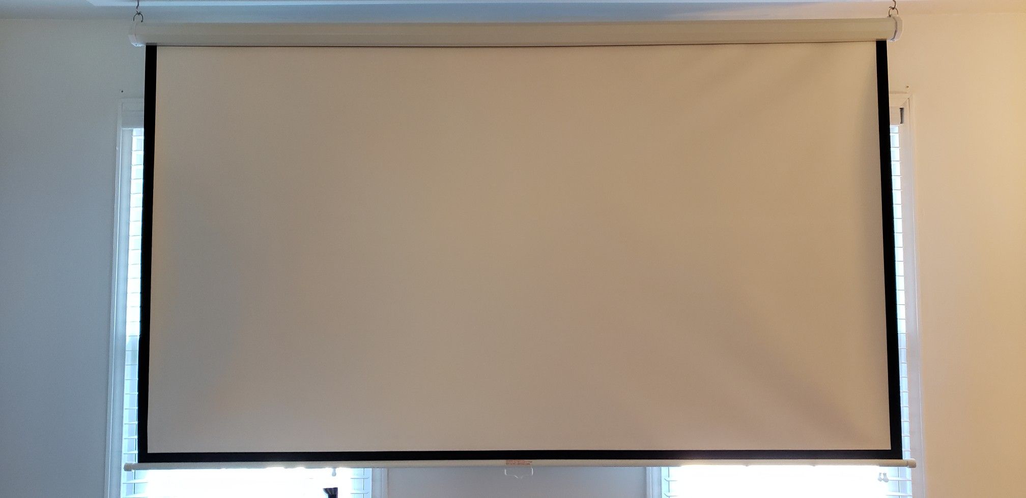 Vivo 100 inch projector screen