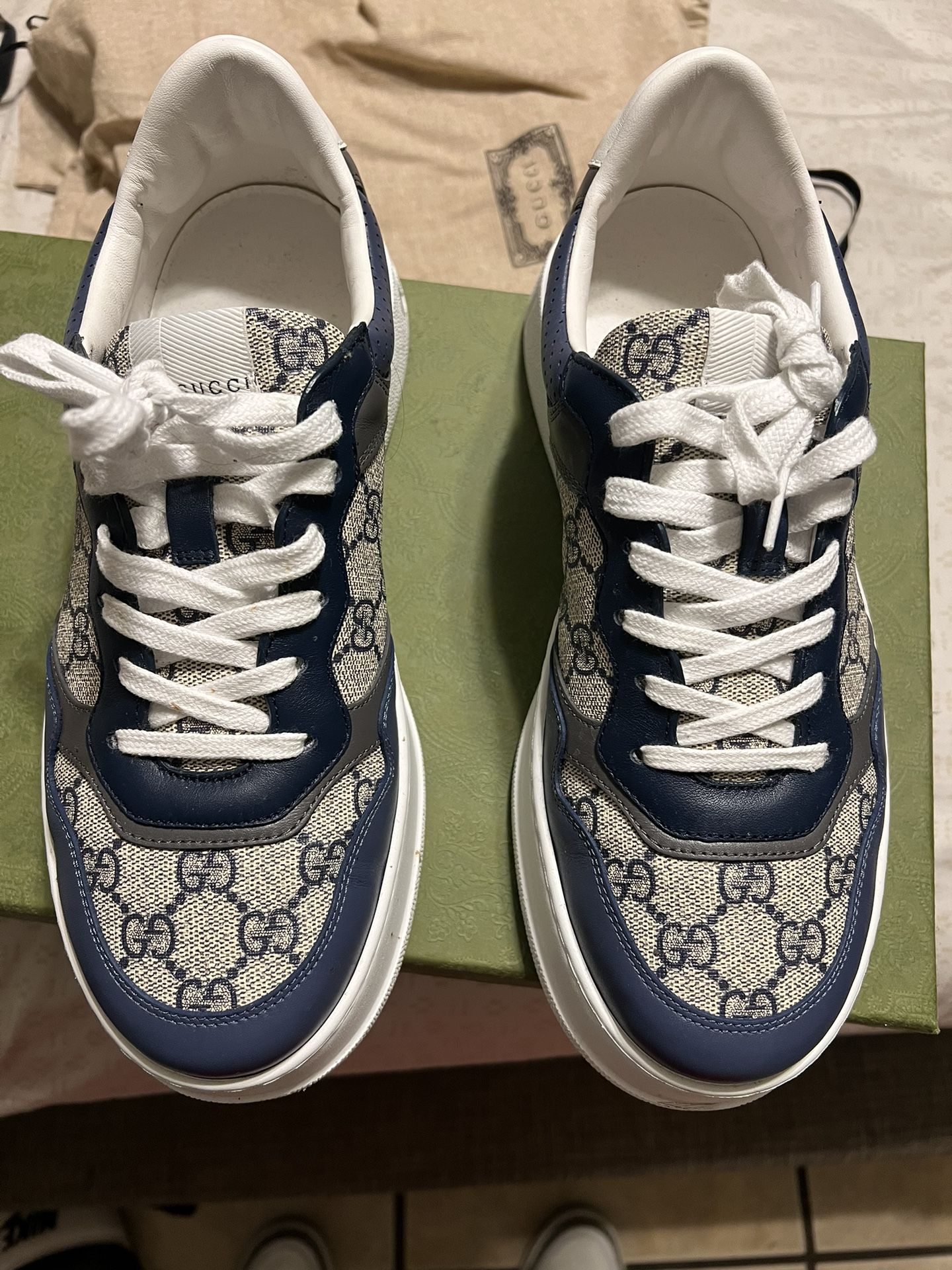 Gucci Shoes (size 9)