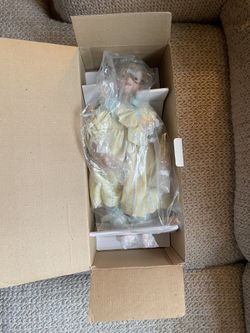 Daisy Chain The Ashton-Drake Galleries 1994 Porcelain Doll