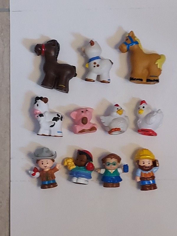 Little People Figured And Animals Lot Of 11