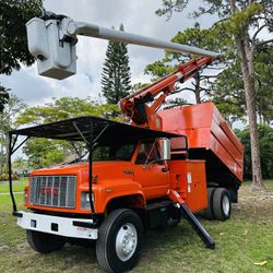 NO CDL REQUIRED/ Gorgeous ALTEC GMC Bucket Truck / Low Gas Miles / Dump / Over Center Unit Cash/trade 