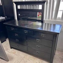 Cómoda con su espejo. Hacemos delivery