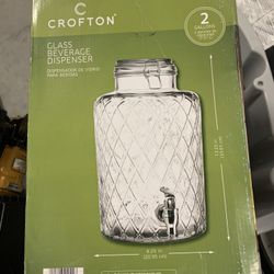 Glass beverage dispenser