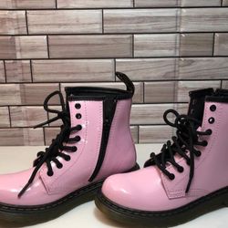 Girls Dr. Martens Pink