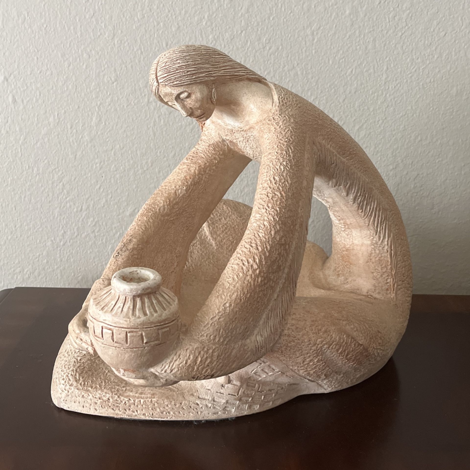 1988 ACOMA SERIES “LA OLLA DE LA VIDA” AUSTIN PROD. SCULPTURE AP3499 Previous 1988 Acoma Series “La Olla De La Vida” Austin Prod. Sculpture AP3499 (i