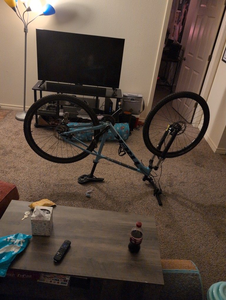 Trek Marlin (Light Blue)