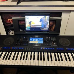 Yamaha PSR SX900  Arranger Workstation Keyboard Trade
