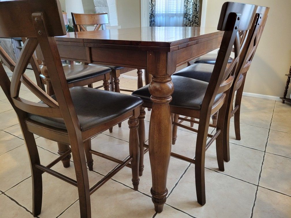 Beautiful Dining Table With 6 Chairs