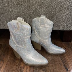 Bedazzled Cowboy Boots (new)