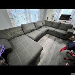 Raymor And Flanigan Sofa Set  500$  