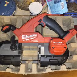 Milwaukee Fuel Band Saw 