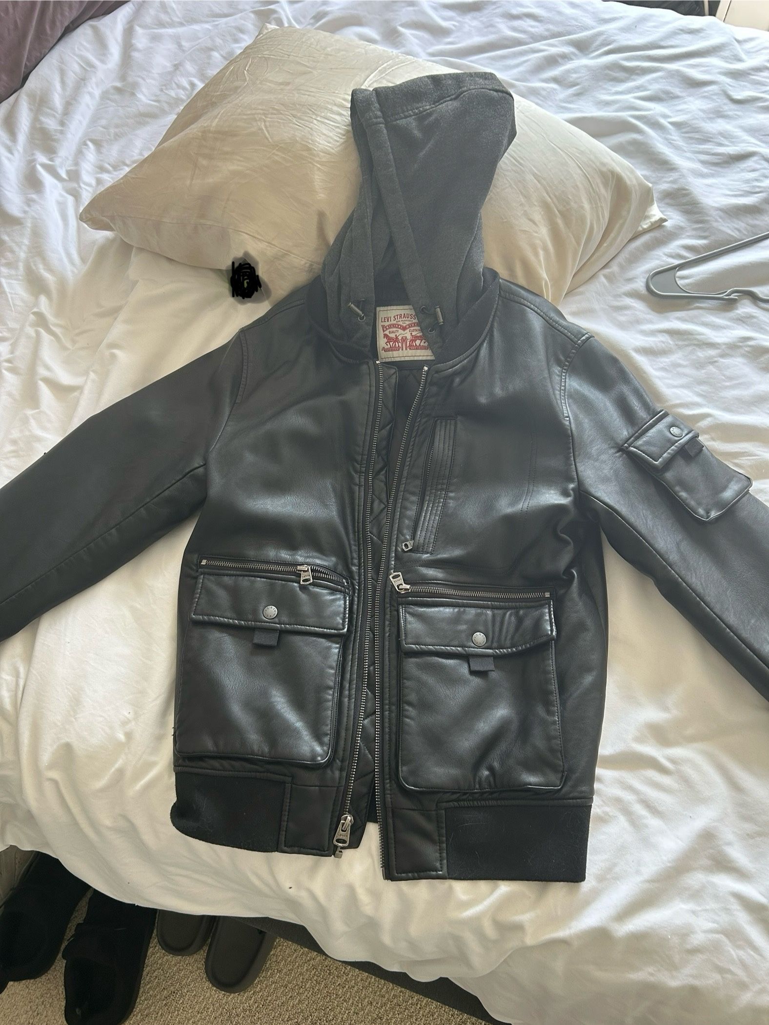 Levi’s leather jacket size small