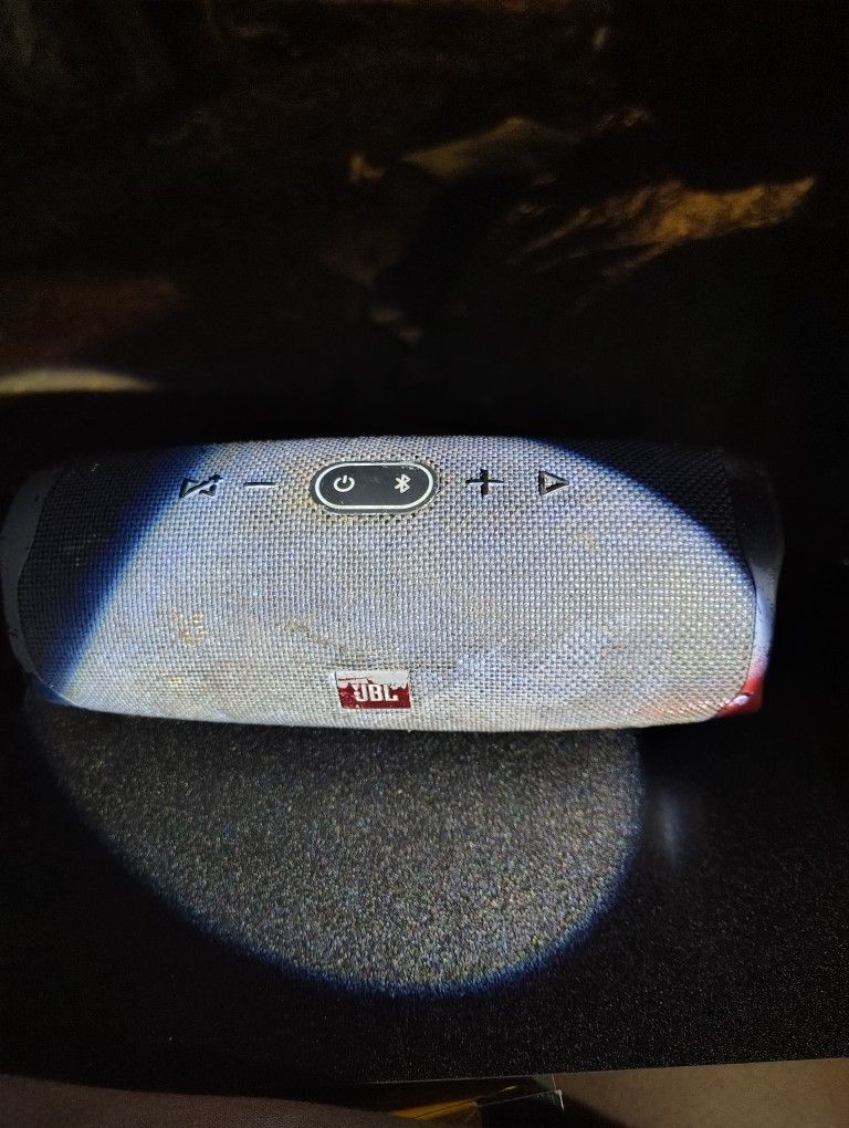 JBL  Charge 4 $60 OBO