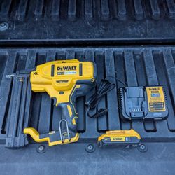 DeWalt Brad Nailer 