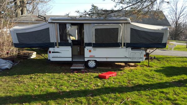 2004 fleetwood coleman bayside elite