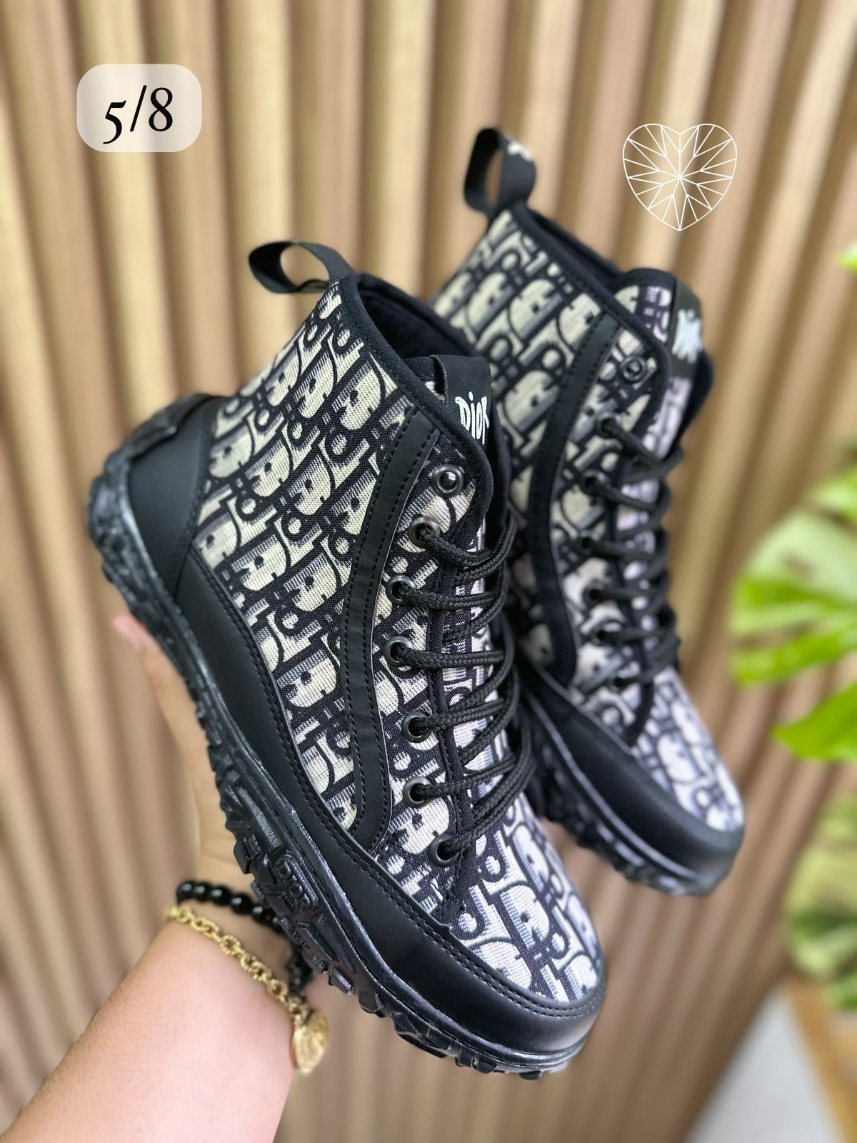 Size 6 Men’s Size 7 Woman’s 