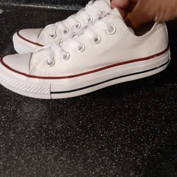 Converse womens 6 Great Condition 