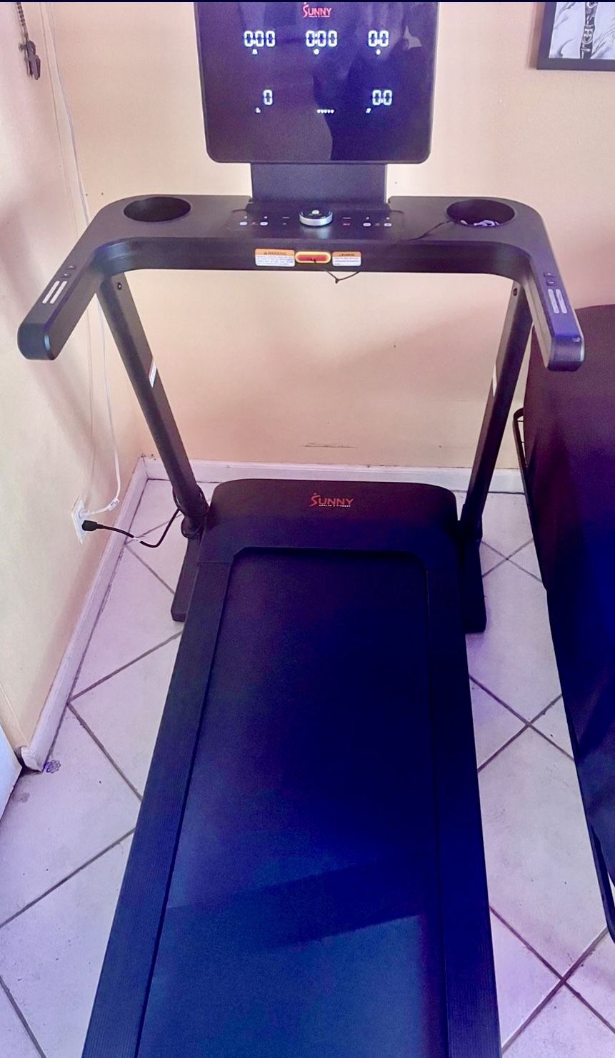 Sunny Health & Fitness Smart Heavy-Duty Treadmill – Like New!