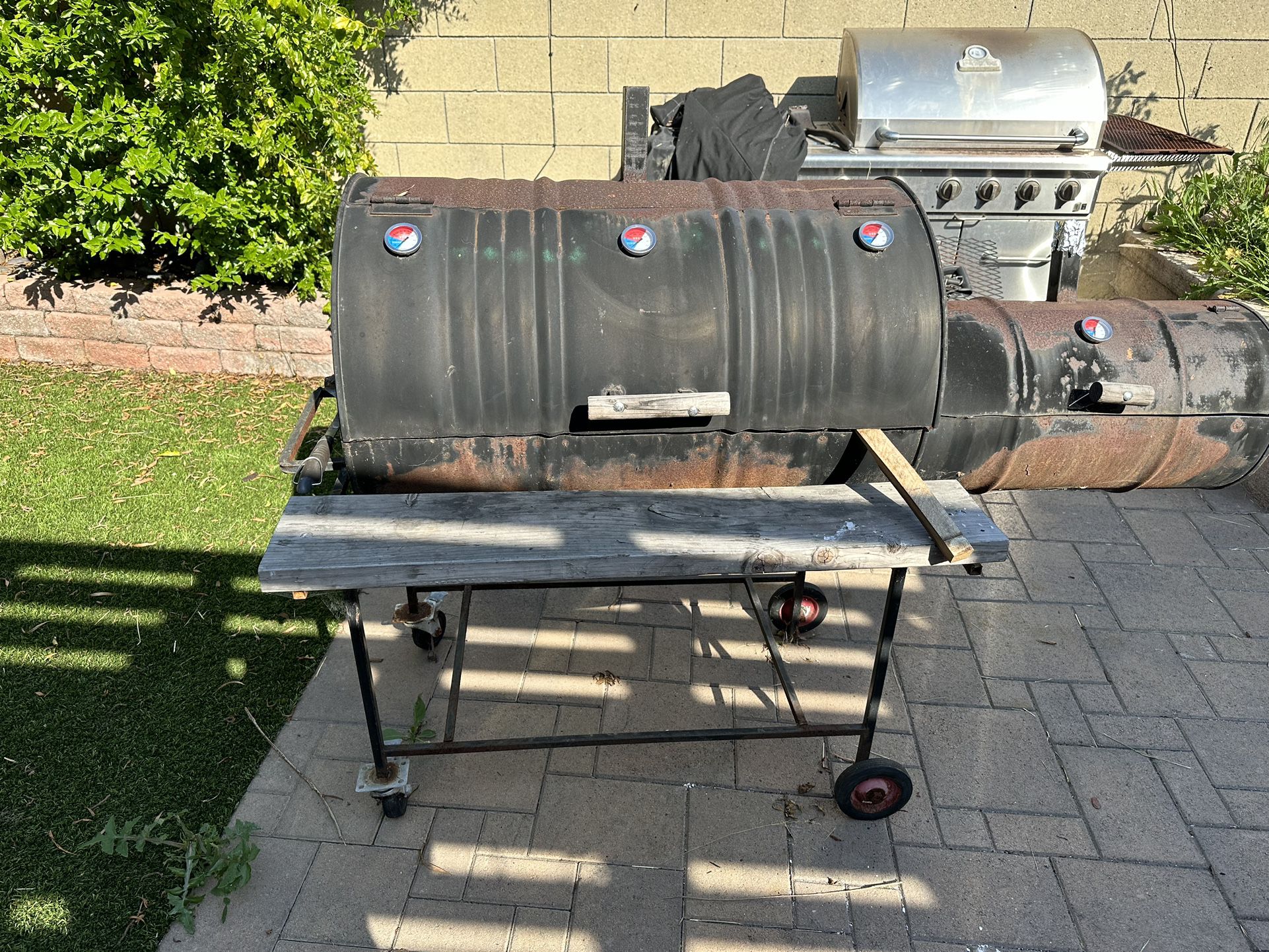 Offset BBQ Grill And Smoker (NOT FREE)