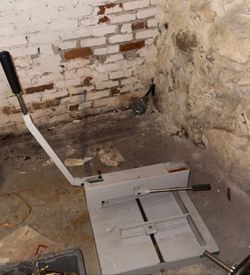Heavy-Duty Manual Paper Cutter