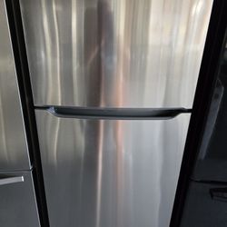 Refrigerator Frigidaire (New)