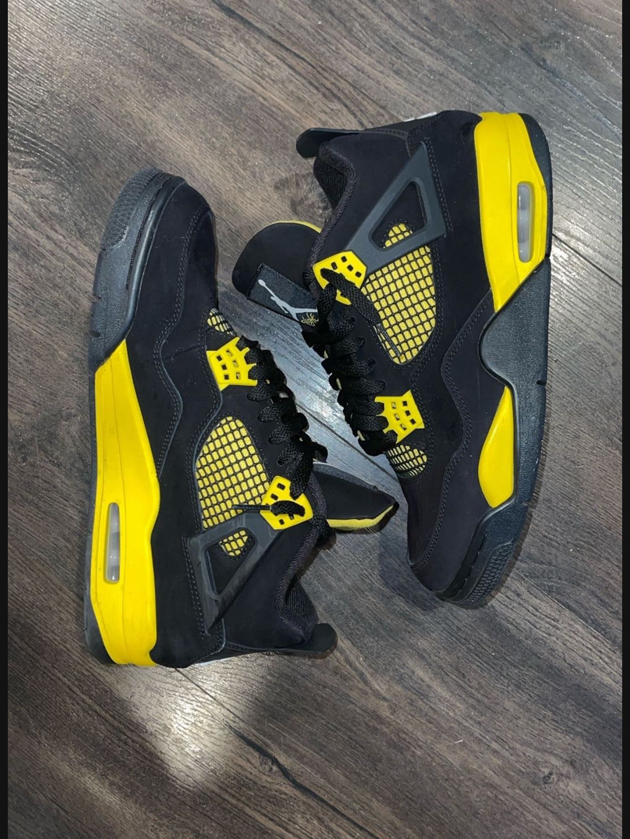 Jordan Retro Yellow Thunder 4s - 9.5M