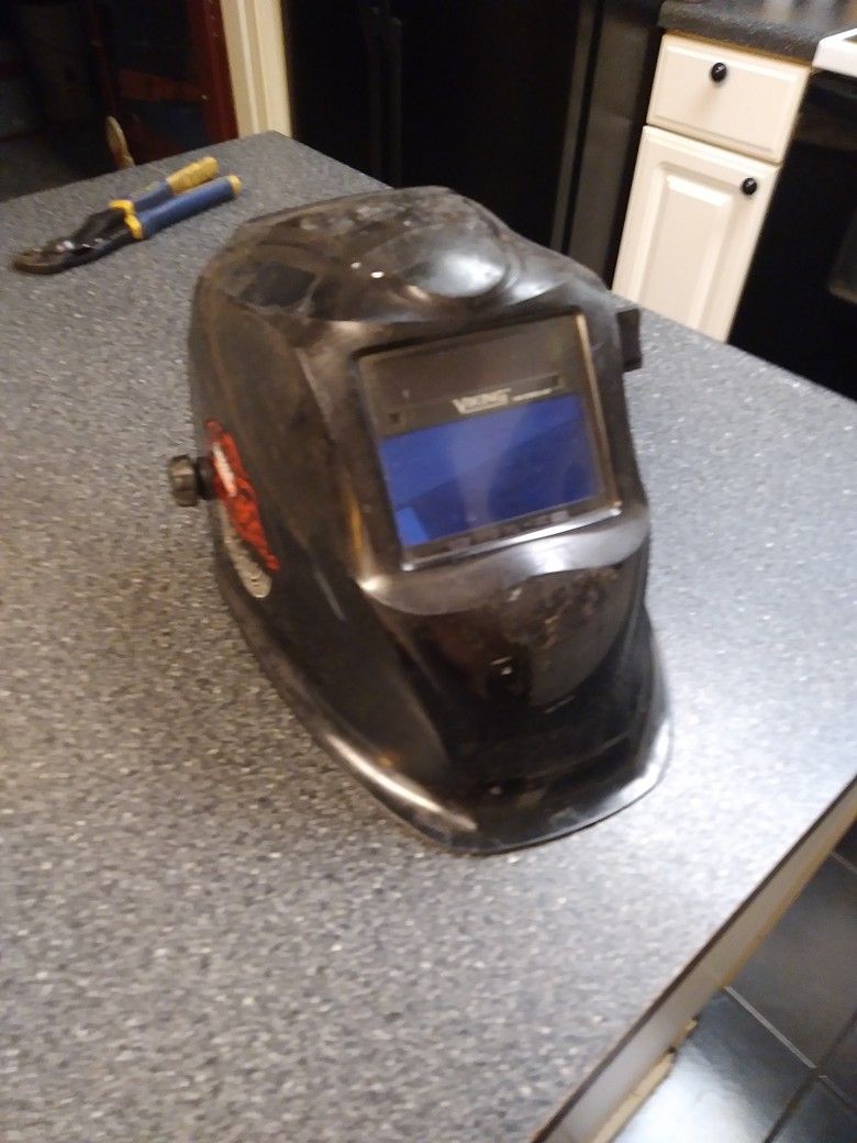 Automatic Welding Hood. By Viking.