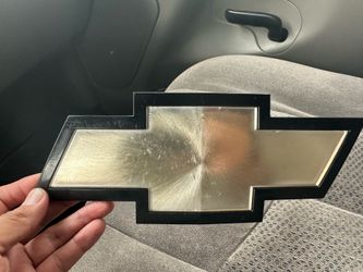 99-02 Chevy Silverado 2500 HD Front Bowtie Emblem