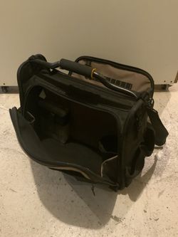 CLC Large Compartment Tool bag with shoulder strap. (Great for Jobbing)