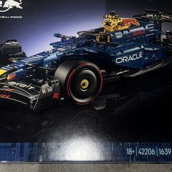 Oracle Red Bull Racing Technic  LEGO Set