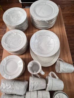 Dinnerware Set Fine China 11 to 12  place set