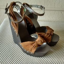 Bebe suede wedges size 6