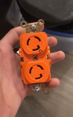 Duplex receptacle 3 wire 15a 125v isolated ground