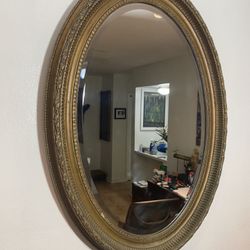 Antique/Vintage Oval Ornate Wood Beveled Mirror 