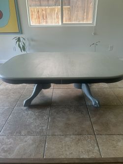coffee table / low table