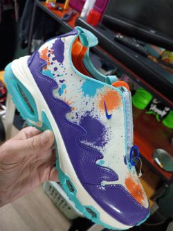The rugrat Air maxes Nickelodeon's size 9 brand new never wore