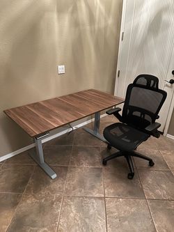Electric sit stand desk with mesh office chair