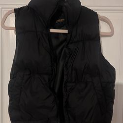 WOMEN’S BLACK PUFFER VEST