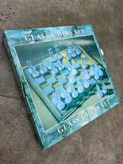 Glass chess set board