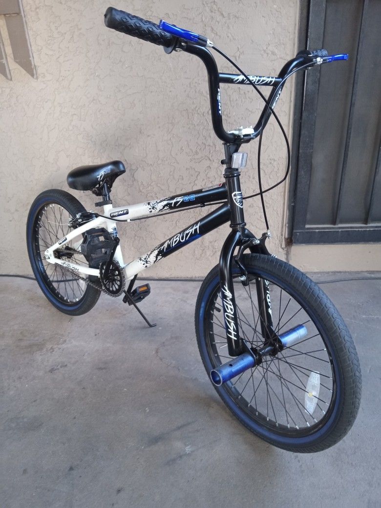 BMX BIKE VERY GOOD CONDITION TIRES SIZE 20