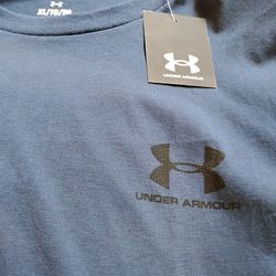 Under Armour Shirt New w Tags size XL 
