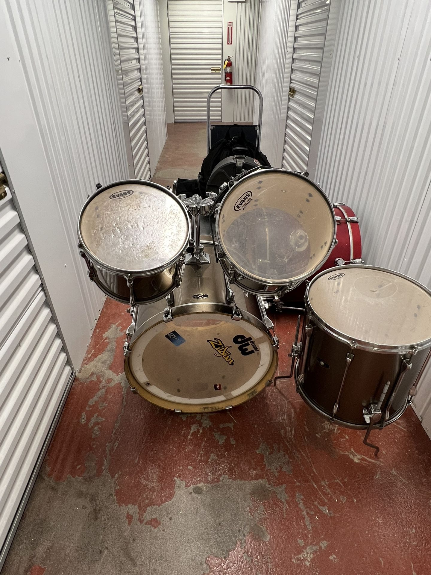 Tama Drum Set