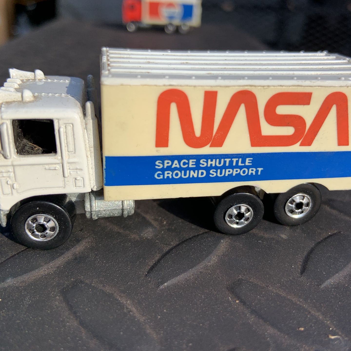 Hot wheels nasa truck cheap