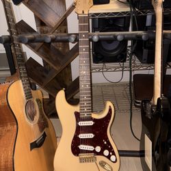 Fender Mexican Stratocaster Electric Guitar