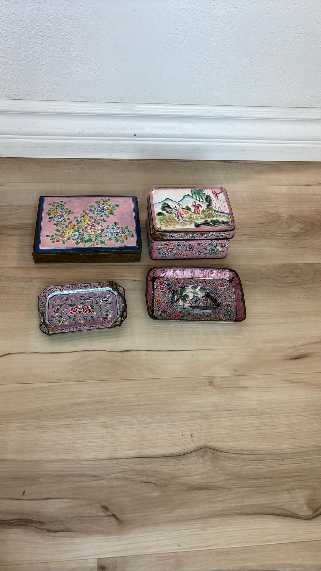 Pink Lacquer Theme Color On Metal - 2 Degraded Trays3-5 Inches , Box Metal 5x6x2 In & Box Wood & Brass 5x6 X1 Inches Brass Engraved